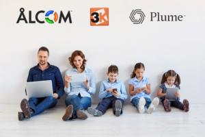 Ålcom 3K Plume WiFi+ launch, family sitting in a row using digital devices